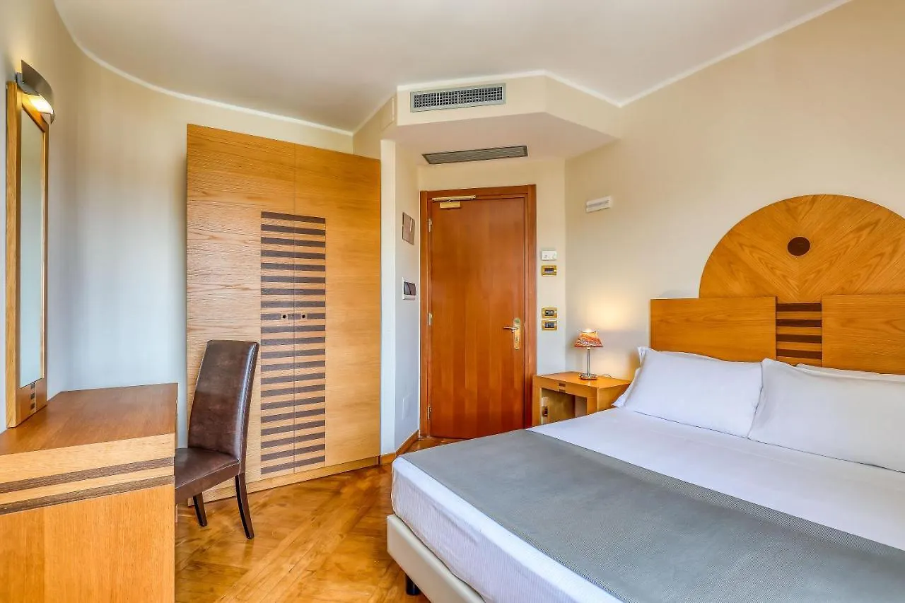 Hotel Penthouse Perugia 4*,  Italia